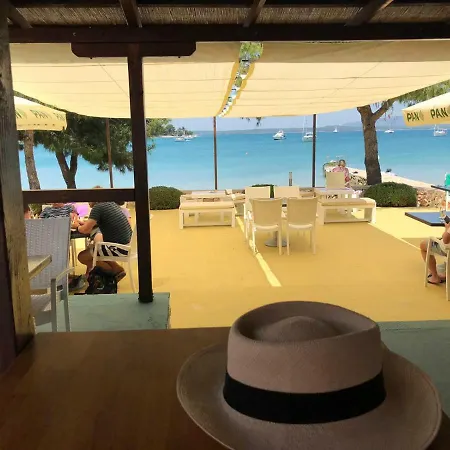 Apartament Pina Evitos *