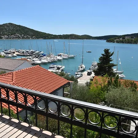 Pina Evitos Apartament