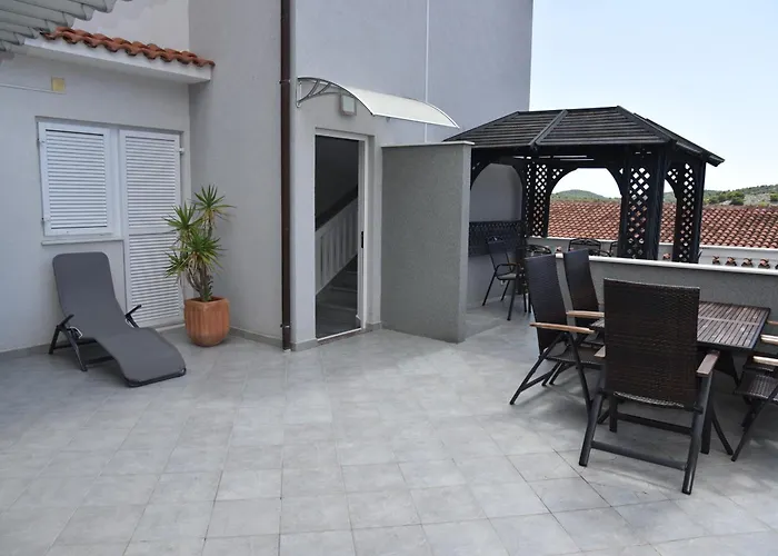 Pina Evitos Apartment